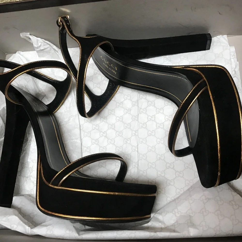 Gucci Black Platform Sandals with Gold Trim - Picture 4 of 13